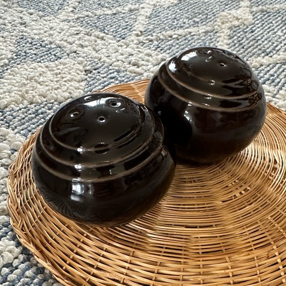 Vintage Dark Brown Ceramic Salt and Pepper Shaker Set - Picture 3 of 16